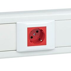 Розетка 45х45 PRO 45град. с заземл. красн. EKF E6MR16-028-70-45 • Купить по низкой цене в интернет-магазине СМЭК