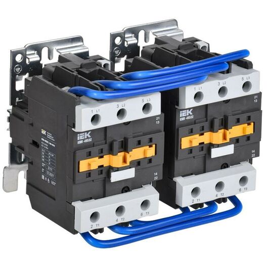 Контактор КМИ-49532 реверс 95А 230В/АС3 2НО;2НЗ IEK KKM43-095-230-22-1 • Купить по низкой цене в интернет-магазине СМЭК