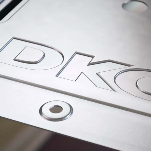 Лоток листовой перфорированный 200х100 L2000 сталь 0.8мм гор. оцинк. DKC 35333HDZ, изображение 2 • Купить по низкой цене в интернет-магазине СМЭК