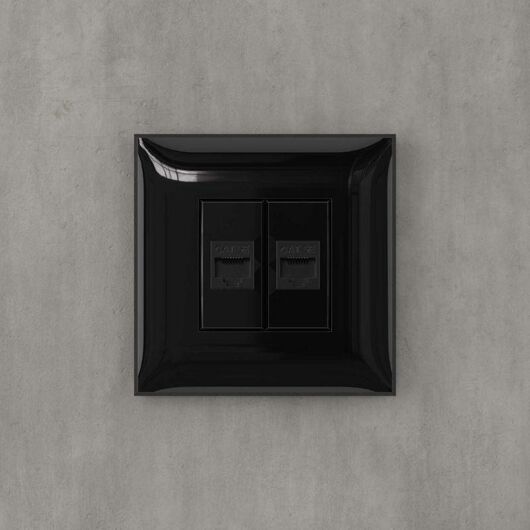 Розетка компьютерная 2-м СП Avanti "Черный квадрат" RJ45 кат.5E без шторок механизм DKC 4402664 • Купить по низкой цене в интернет-магазине СМЭК